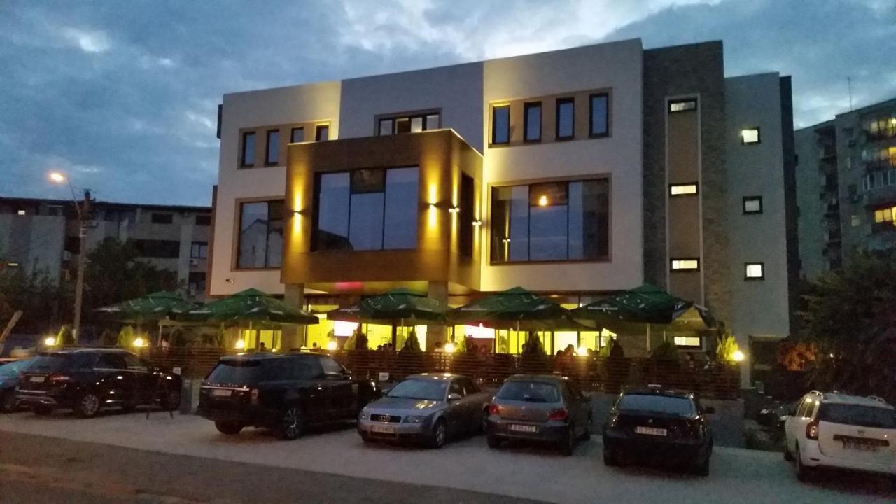 Excellence מלון